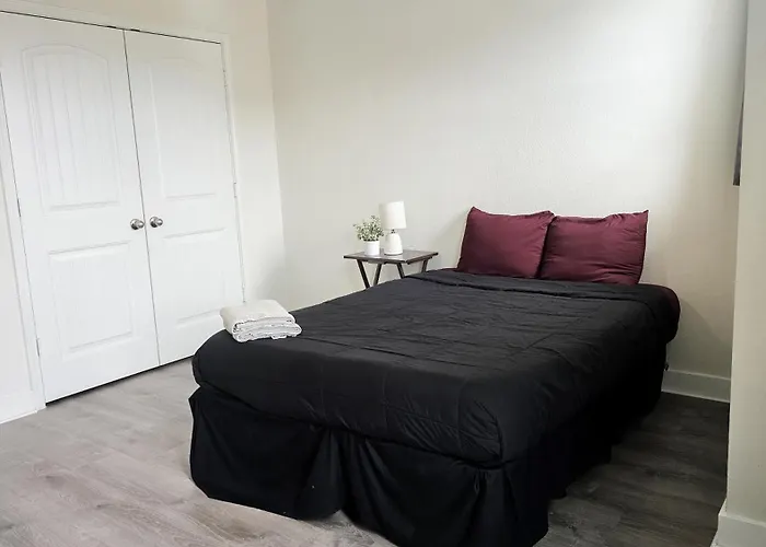 Private Room #2 Near Mckinney Falls & Airport